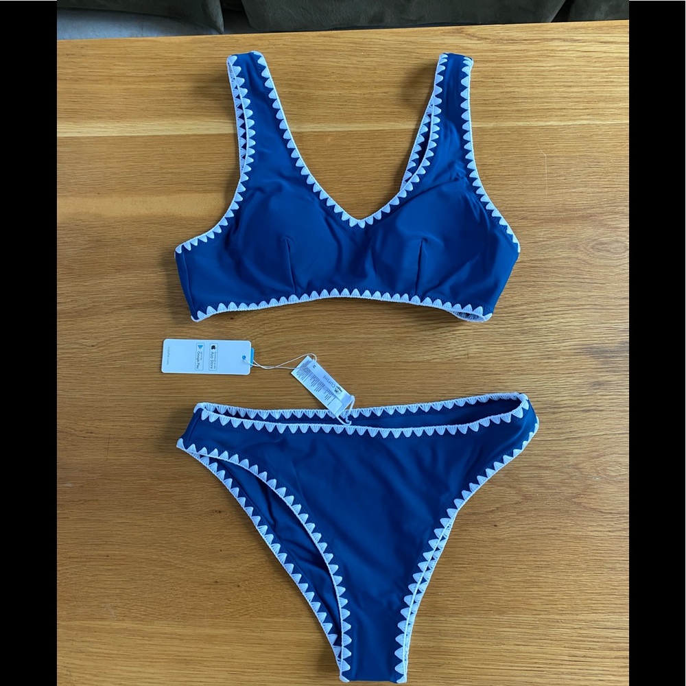 Cupshe  bikini. Medium